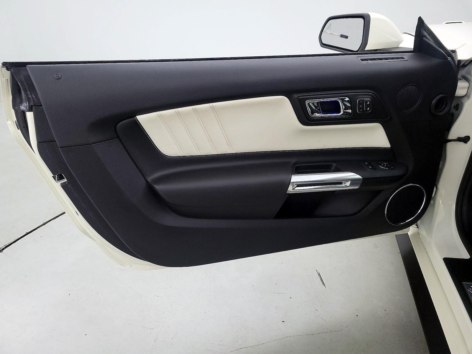 2015 Ford Mustang 50 Years Limited Edition - Photo 13