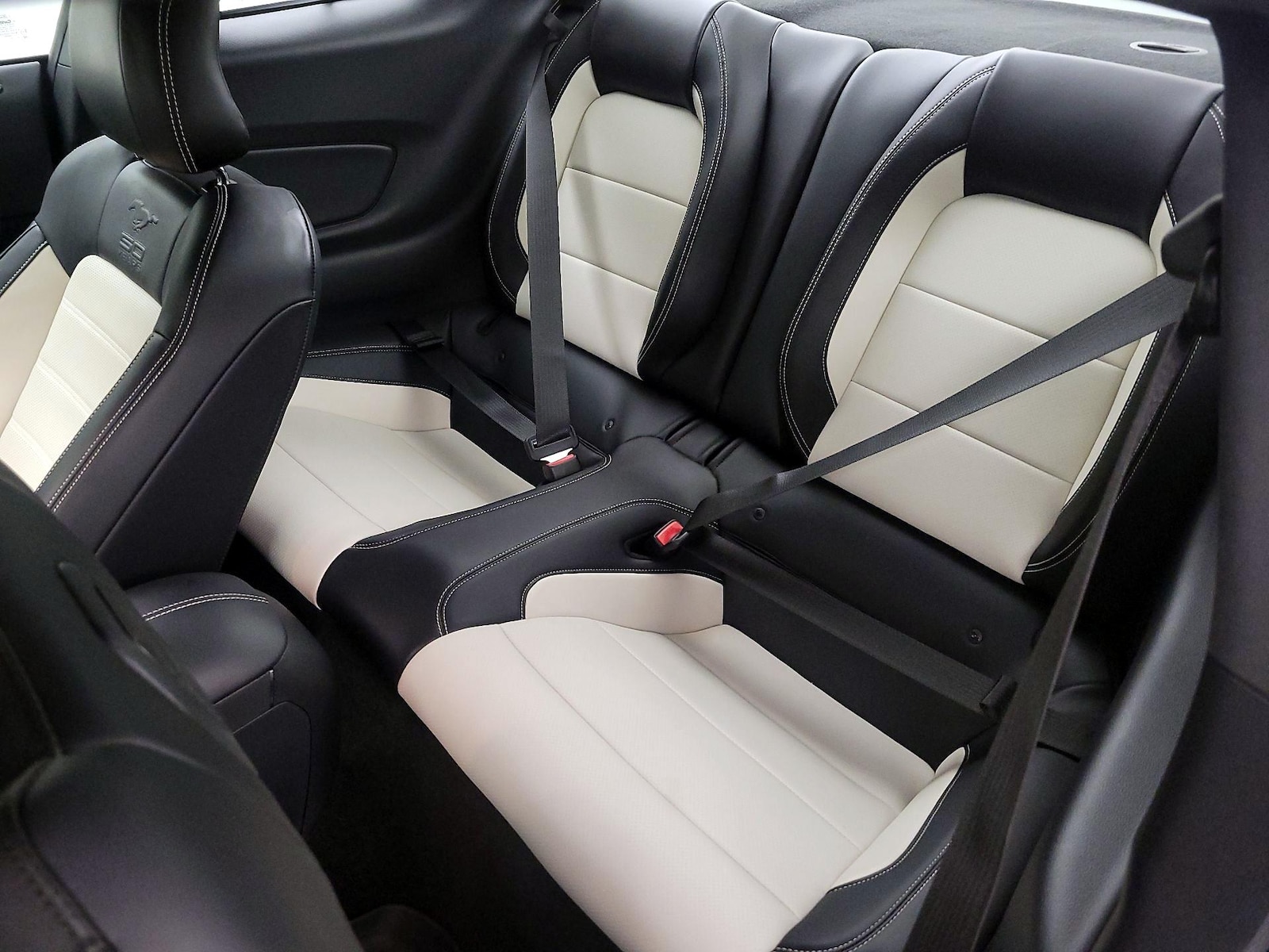 2015 Ford Mustang 50 Years Limited Edition - Photo 21