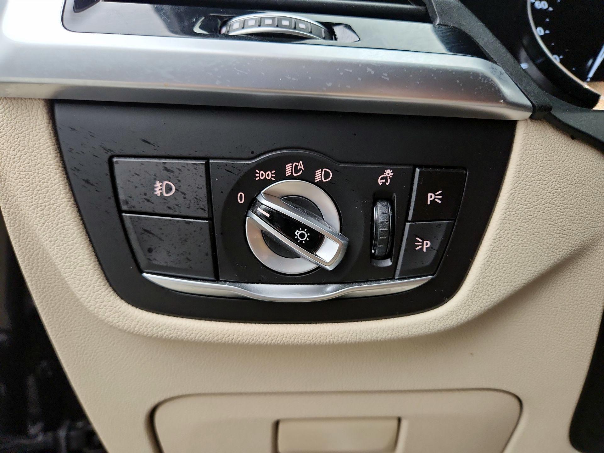 Thumbnail: 2021 BMW X3 - 13