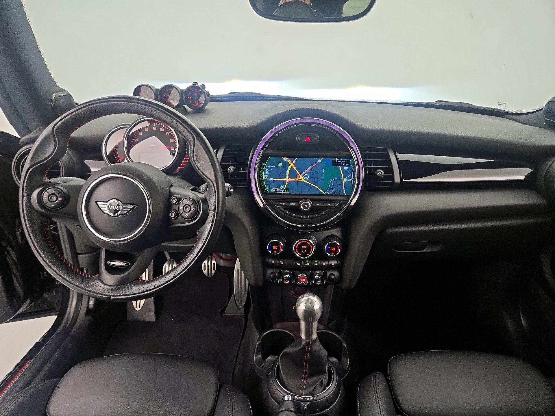 Thumbnail: 2017 MINI Cooper Hardtop - 9