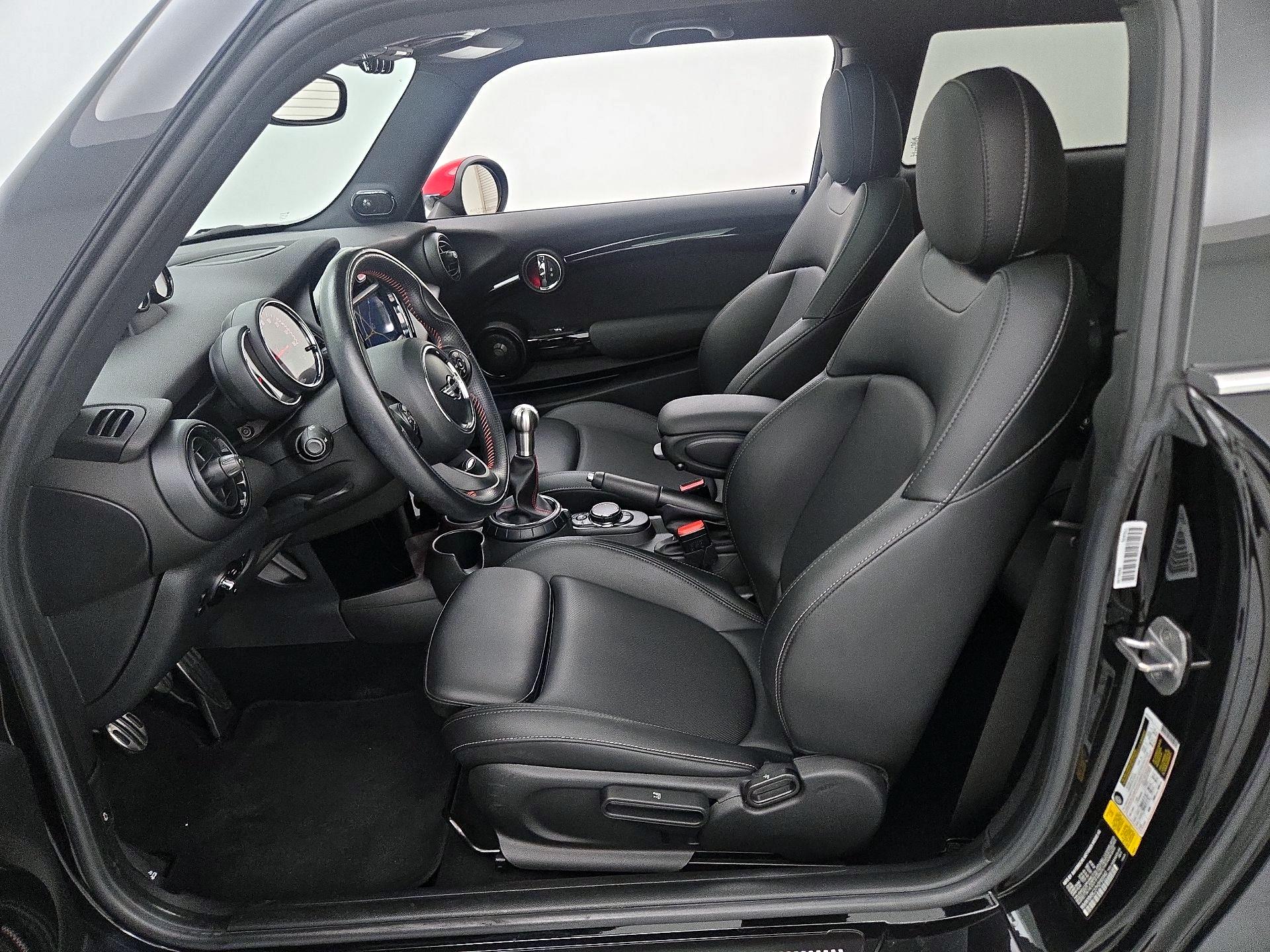 Thumbnail: 2017 MINI Cooper Hardtop - 11