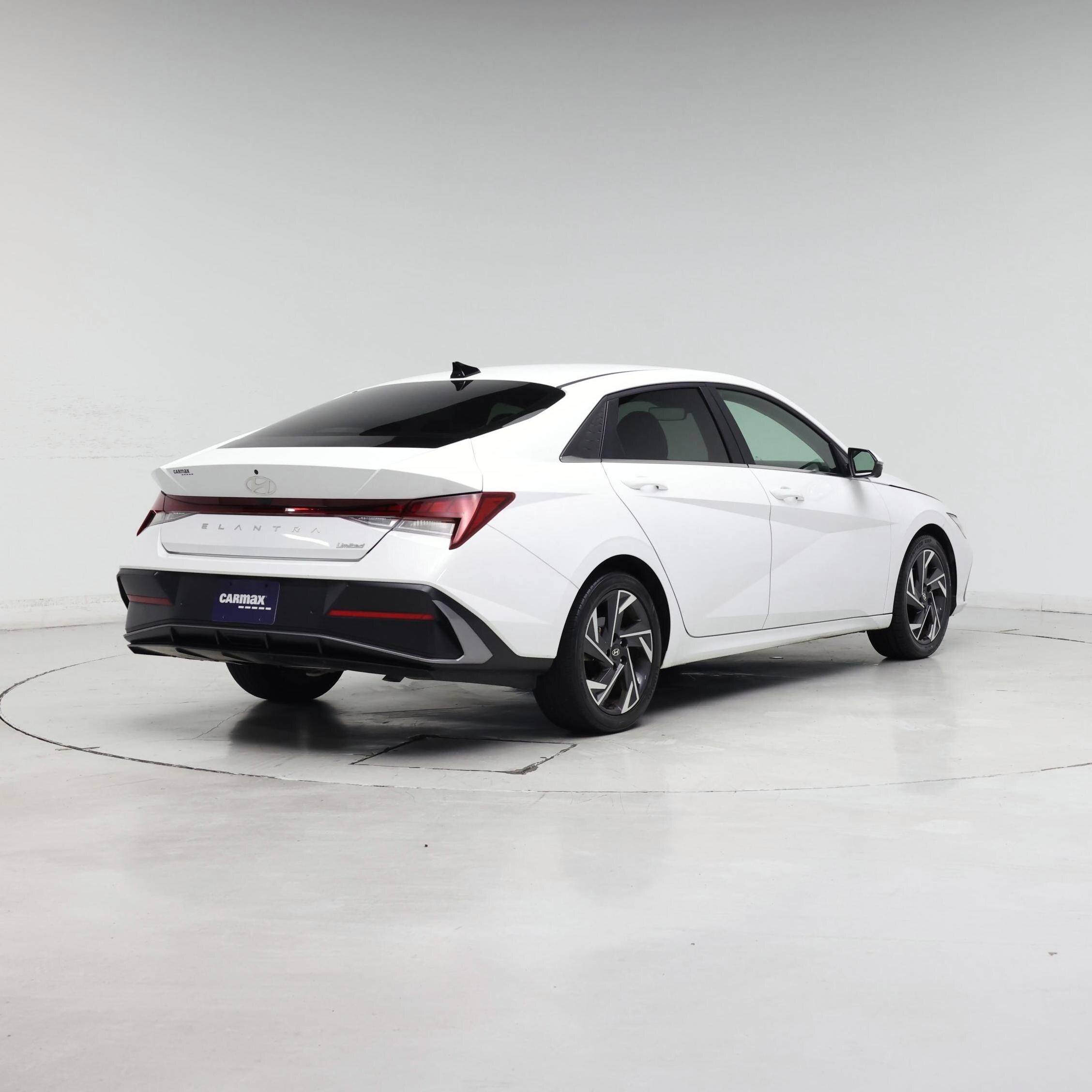 Thumbnail: 2024 Hyundai Elantra - 8