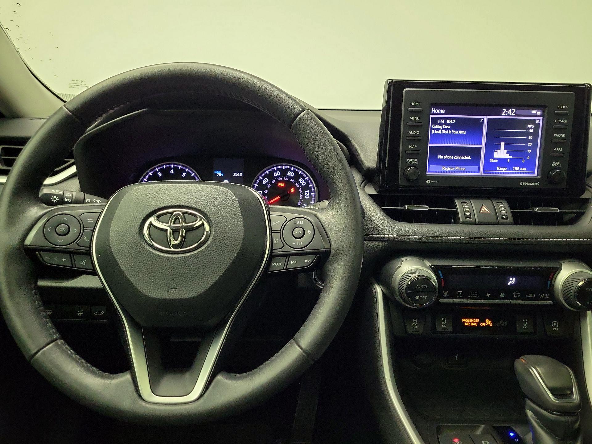Thumbnail: 2021 Toyota RAV4 - 10