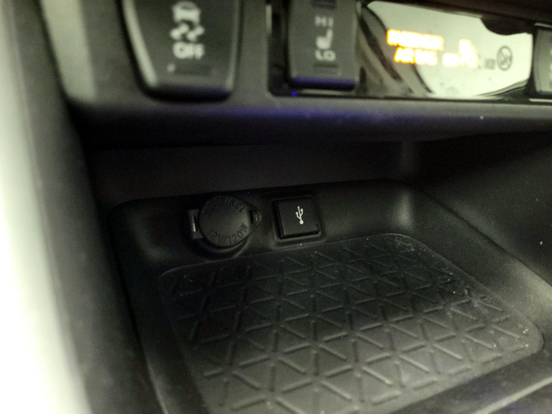 Thumbnail: 2021 Toyota RAV4 - 18