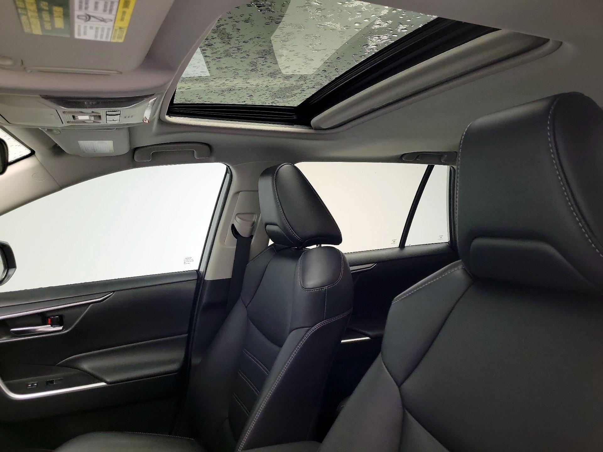 Thumbnail: 2021 Toyota RAV4 - 19