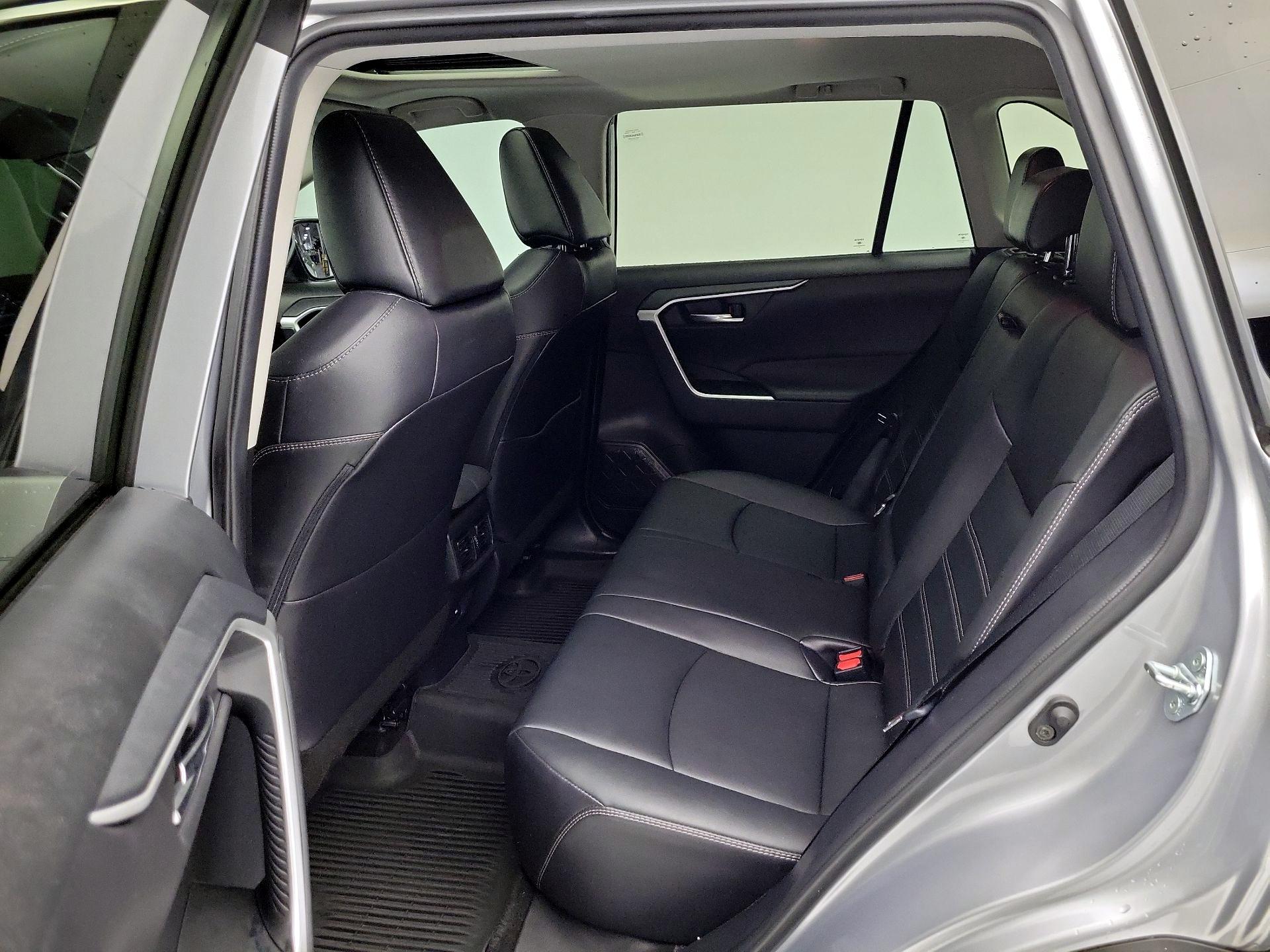 Thumbnail: 2021 Toyota RAV4 - 20