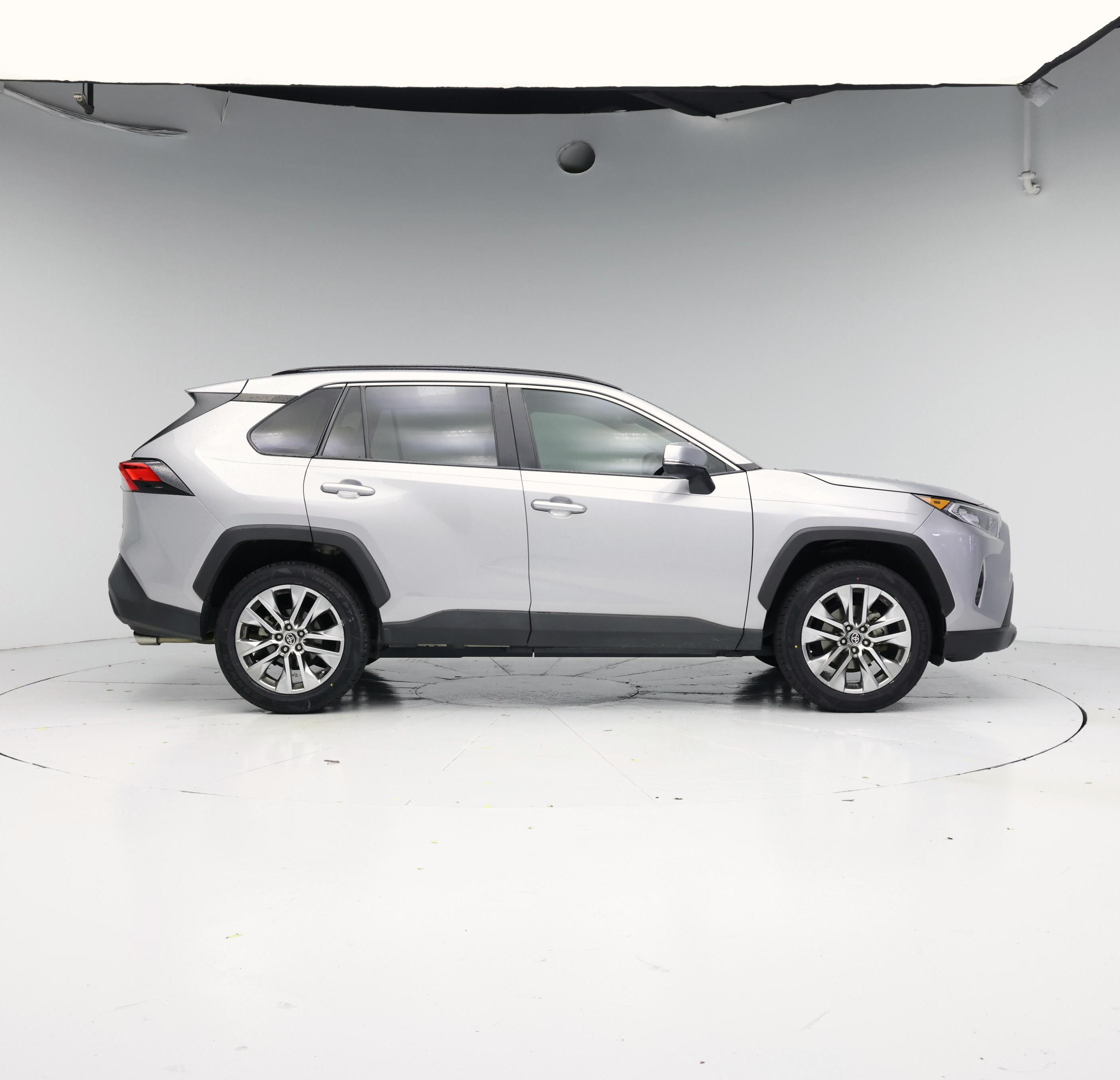 Thumbnail: 2021 Toyota RAV4 - 7