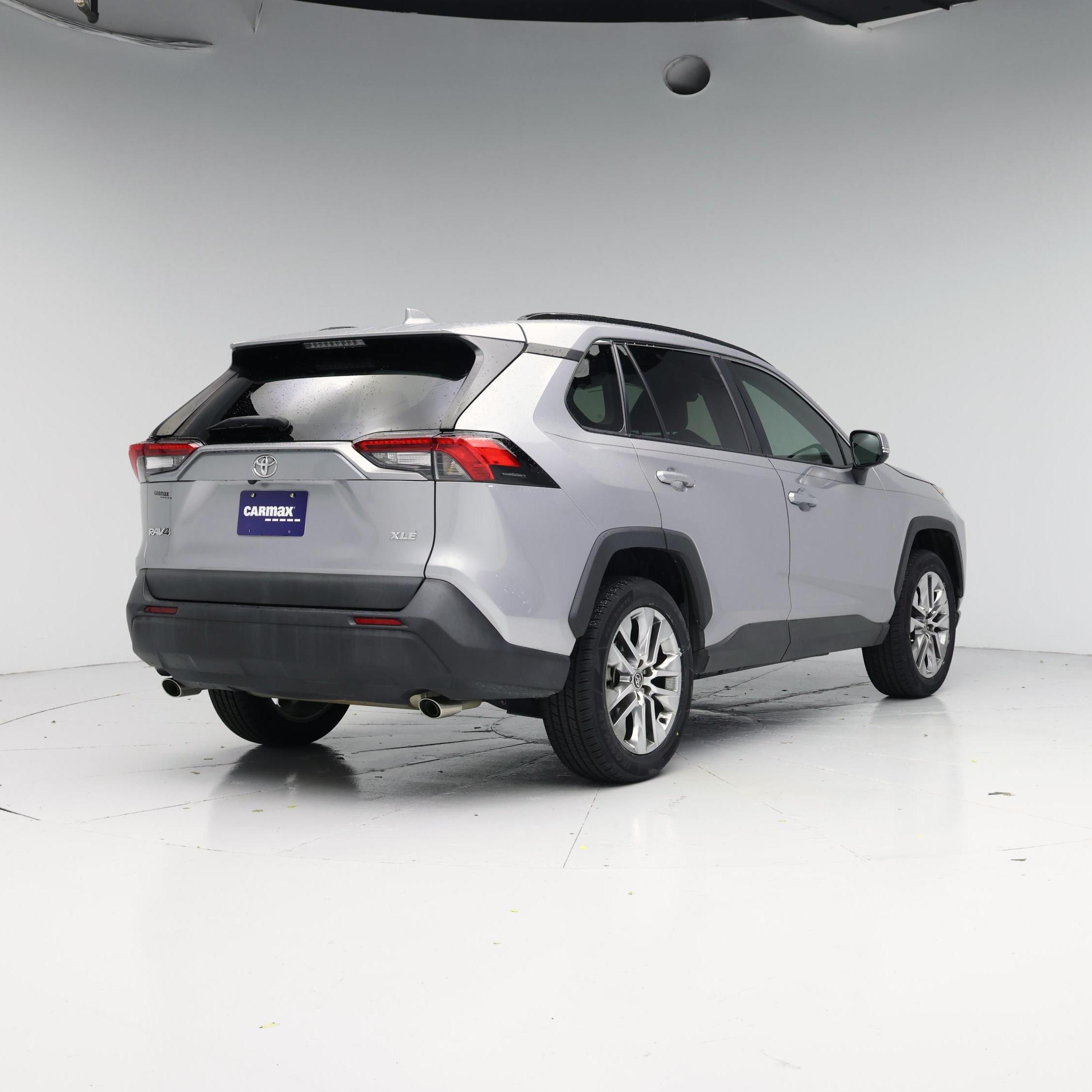 Thumbnail: 2021 Toyota RAV4 - 8