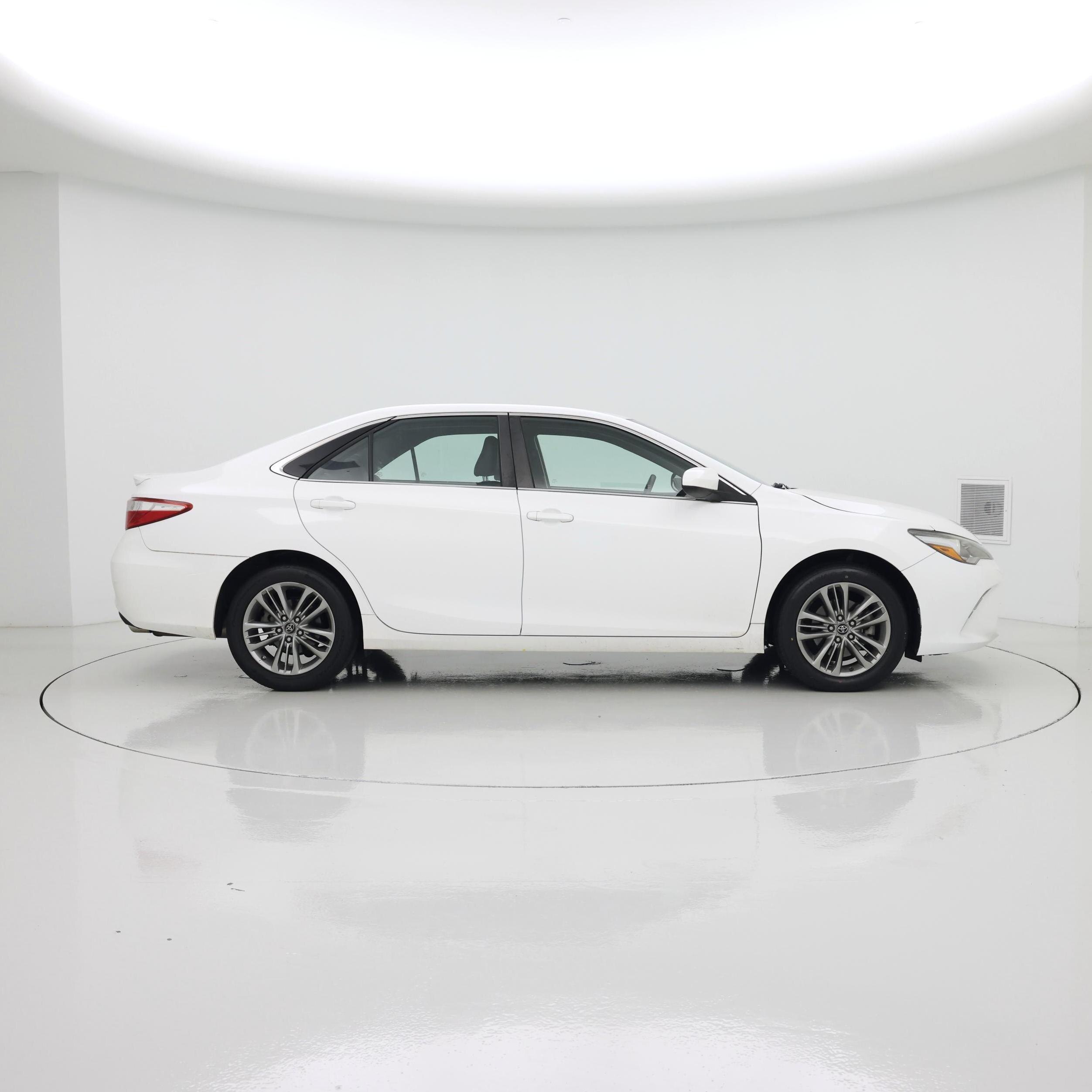 Thumbnail: 2017 Toyota Camry - 7