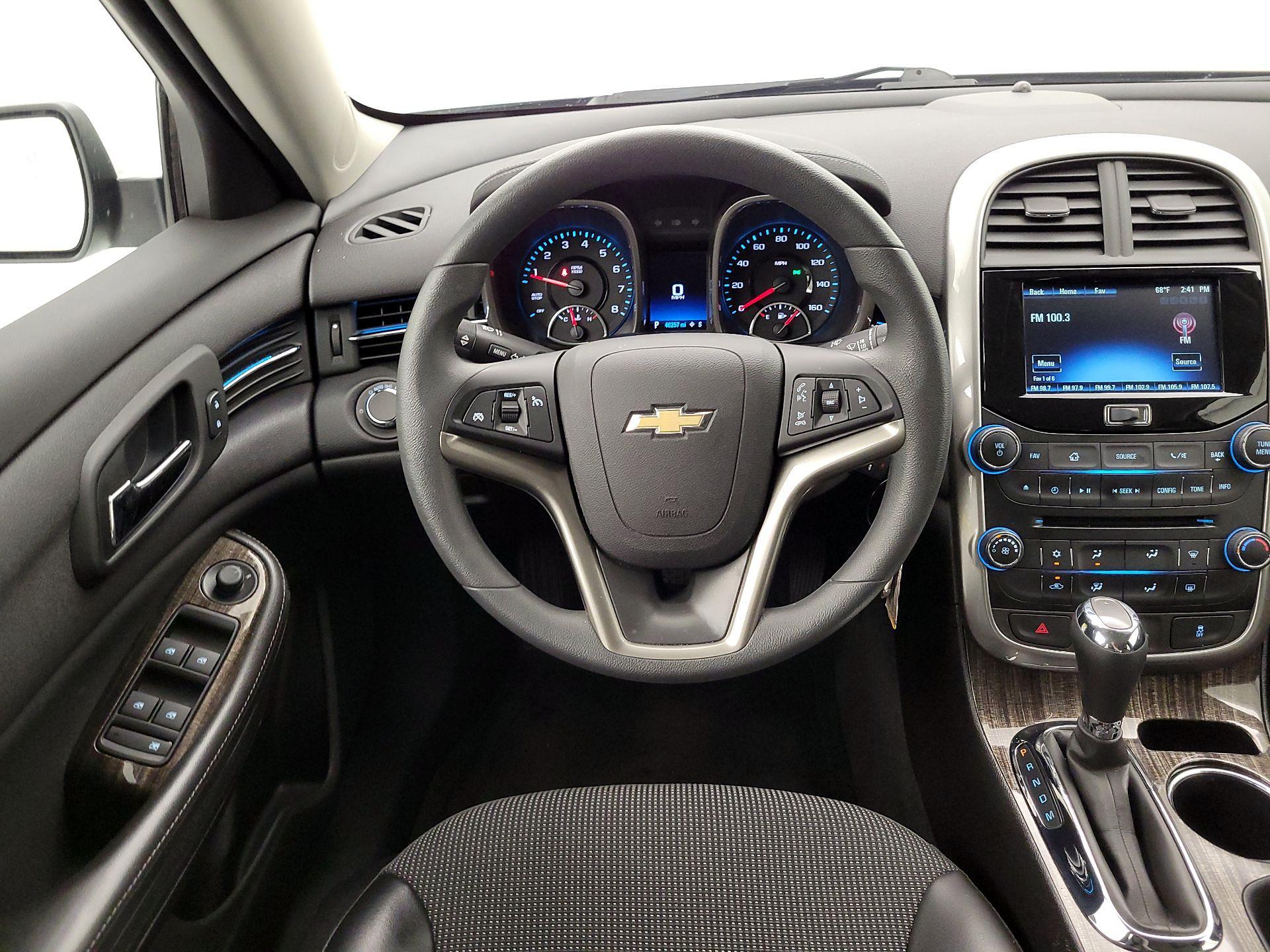 Thumbnail: 2016 Chevrolet Malibu - 10