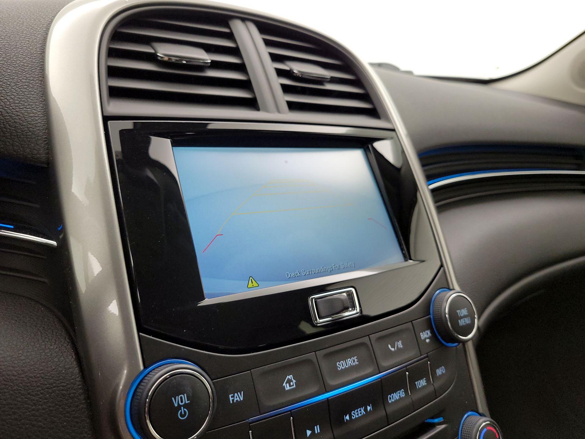 Thumbnail: 2016 Chevrolet Malibu - 14