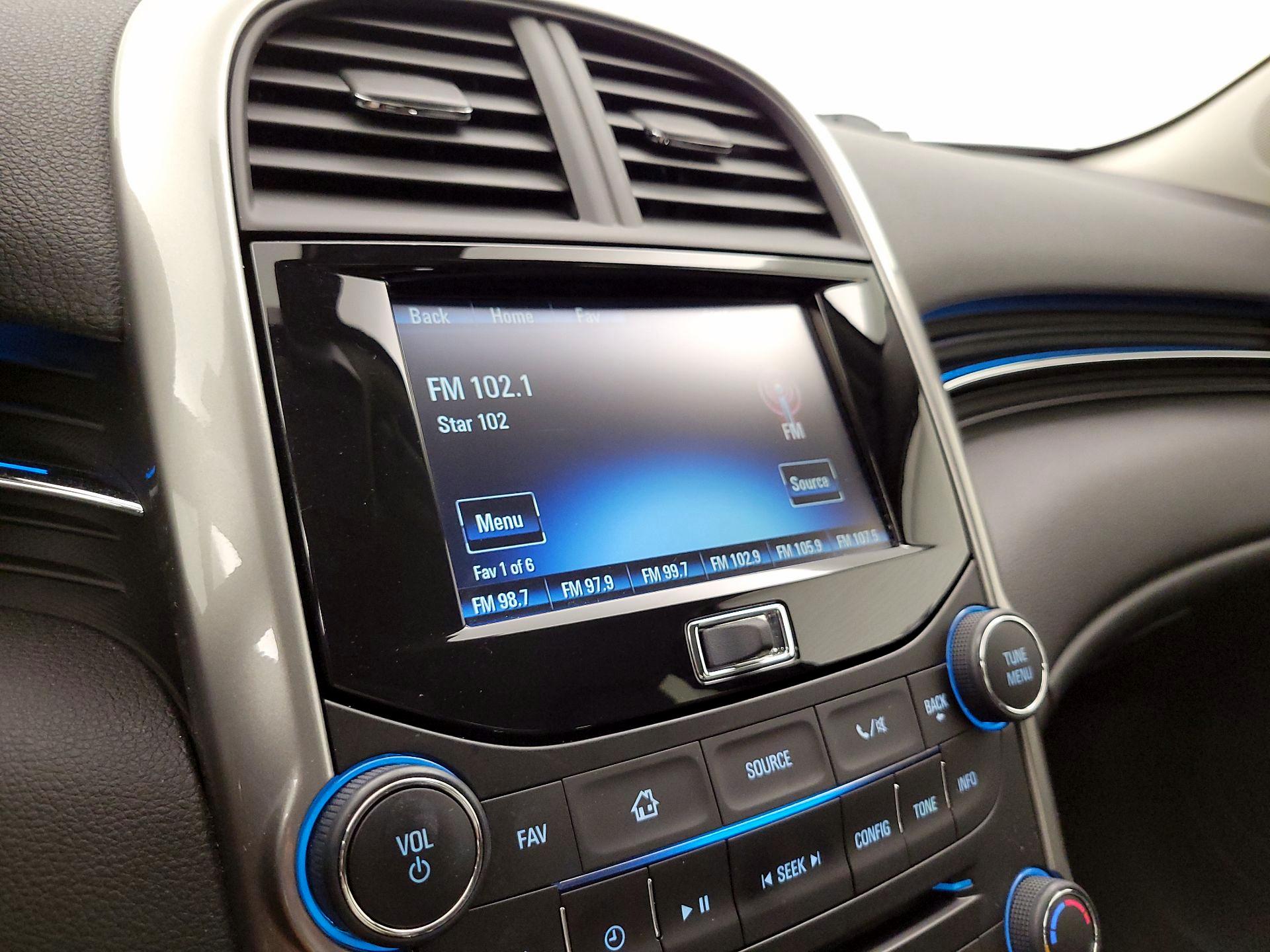Thumbnail: 2016 Chevrolet Malibu - 15