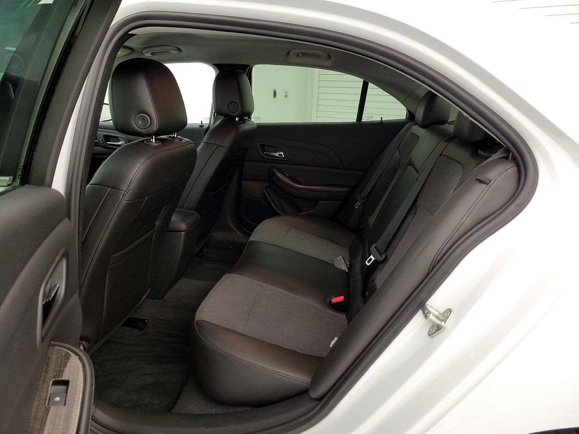 Thumbnail: 2016 Chevrolet Malibu - 19