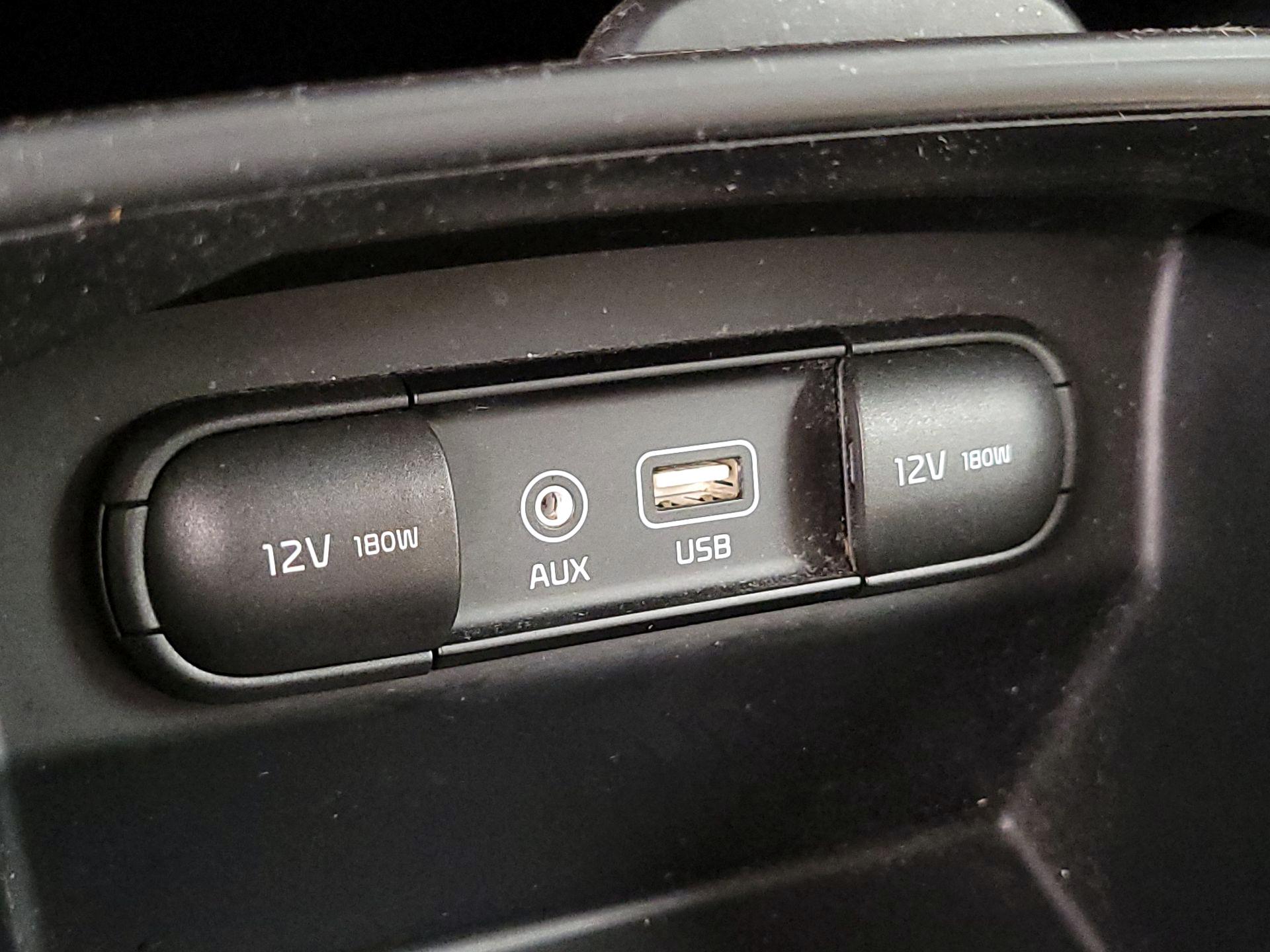 Thumbnail: 2018 Kia Sorento - 18
