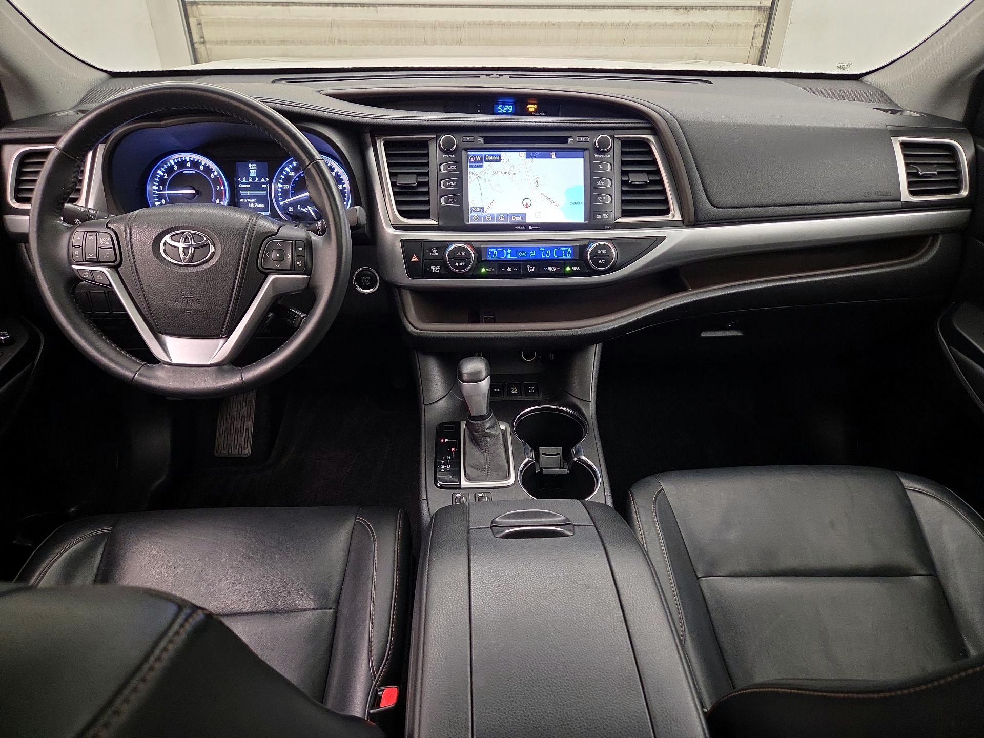 Thumbnail: 2015 Toyota Highlander - 9