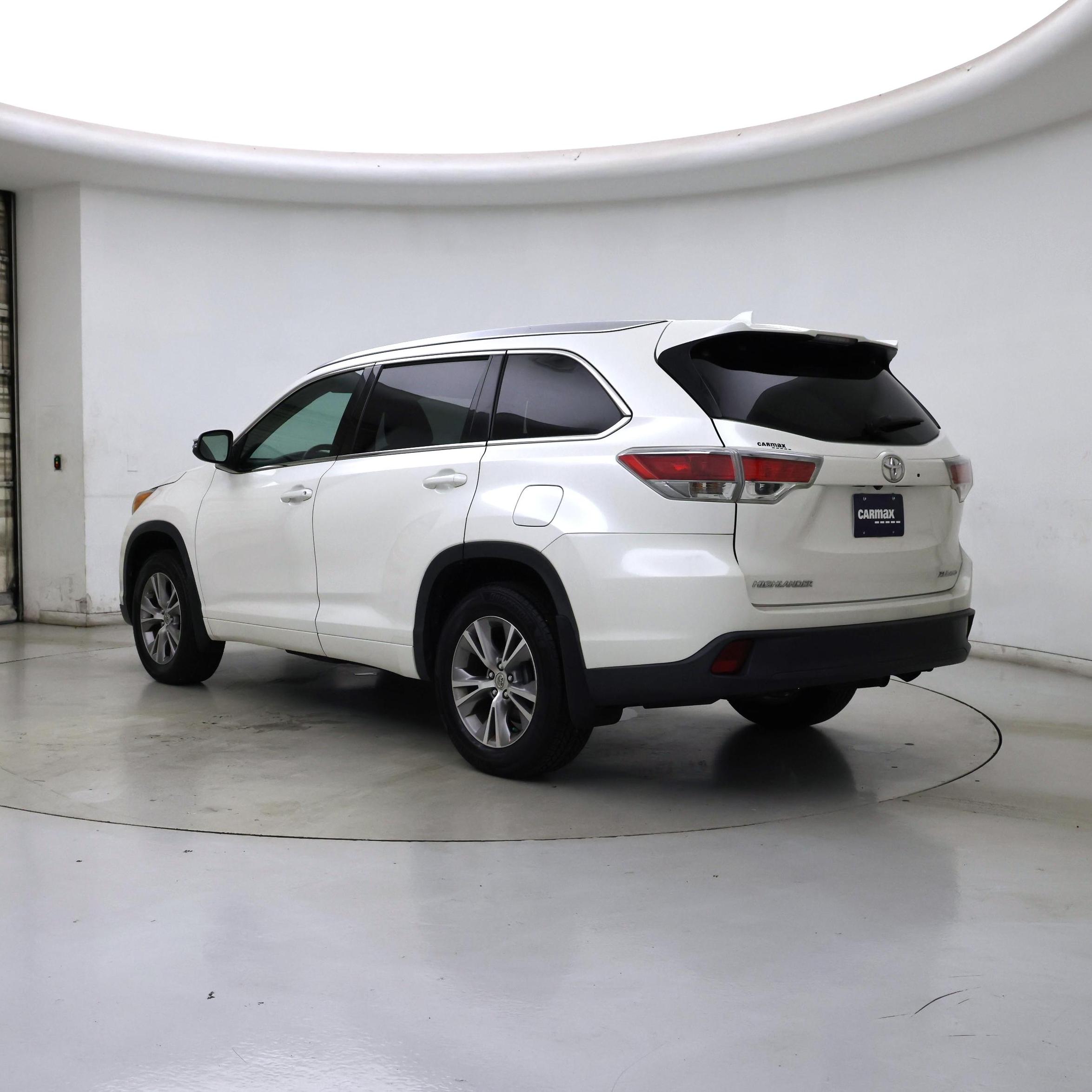 Thumbnail: 2015 Toyota Highlander - 2