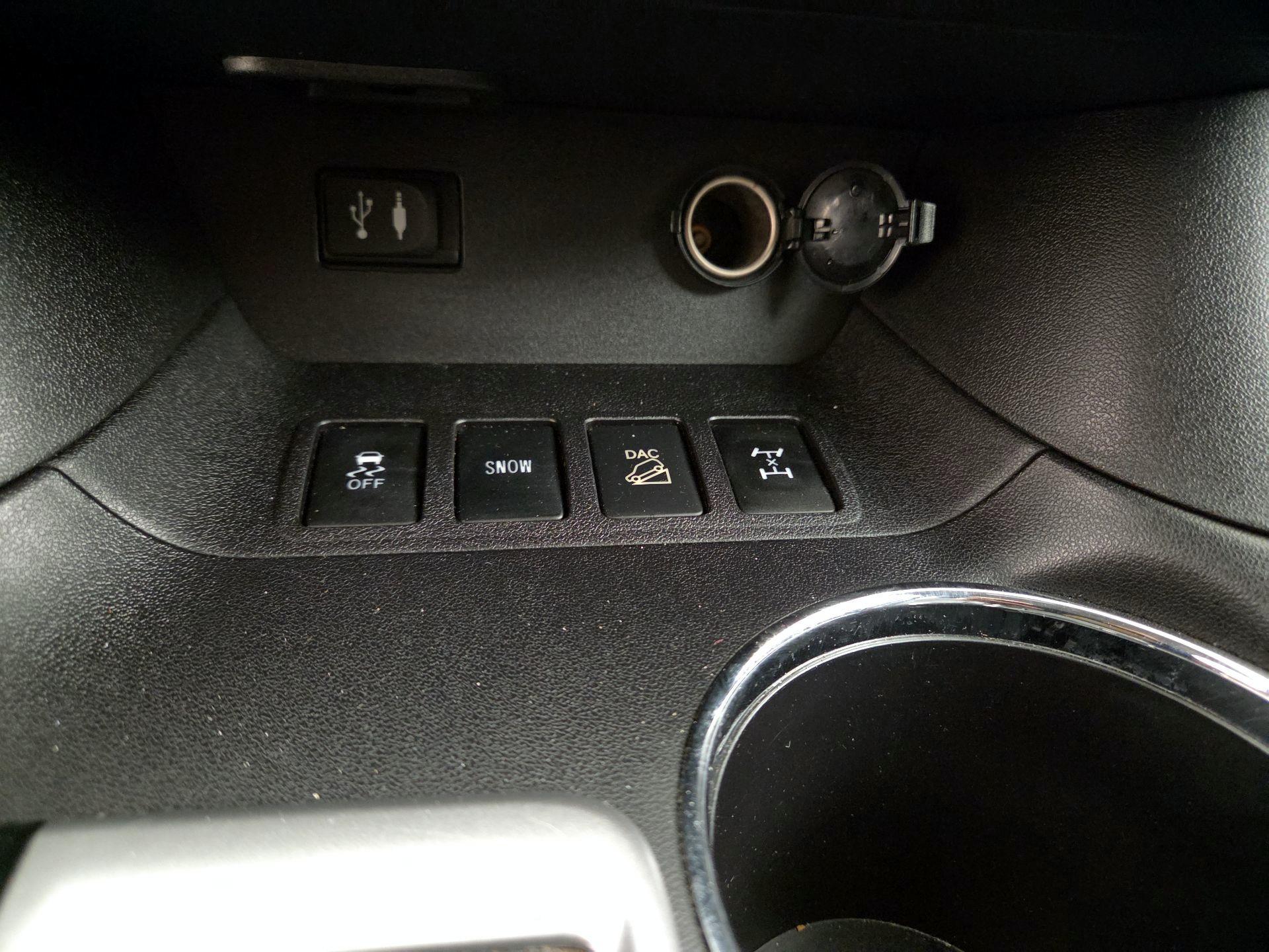 Thumbnail: 2015 Toyota Highlander - 19