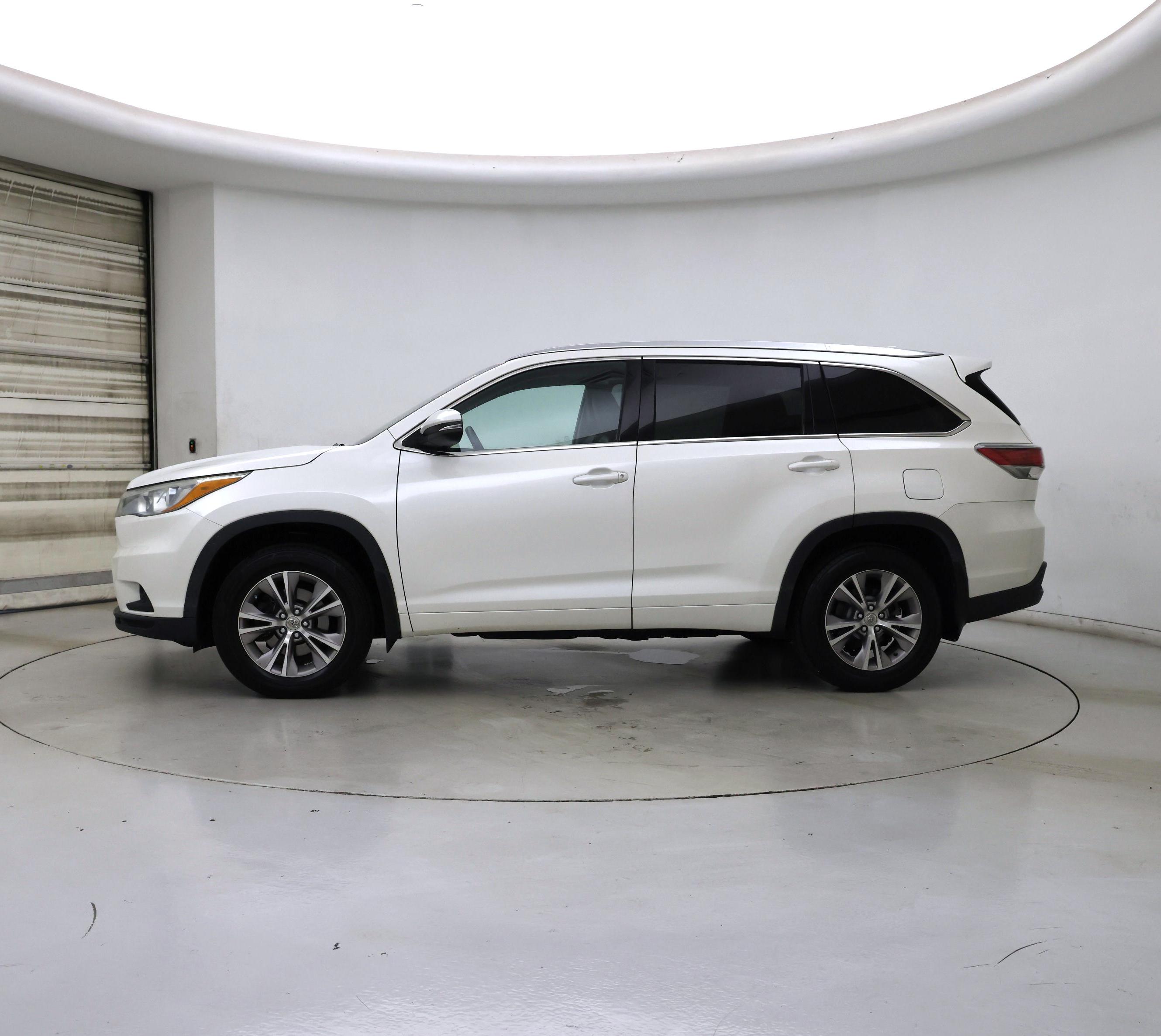 Thumbnail: 2015 Toyota Highlander - 3