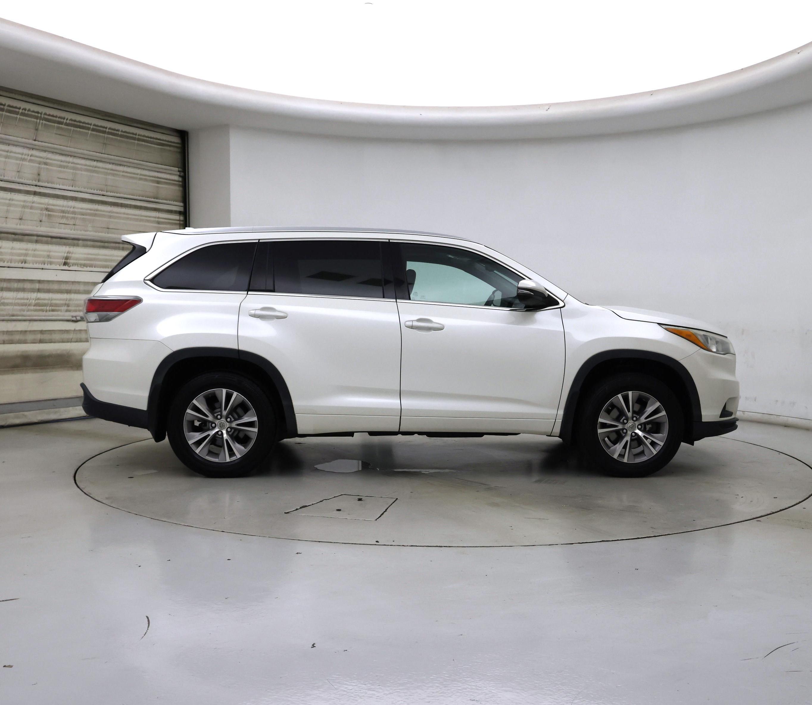Thumbnail: 2015 Toyota Highlander - 7