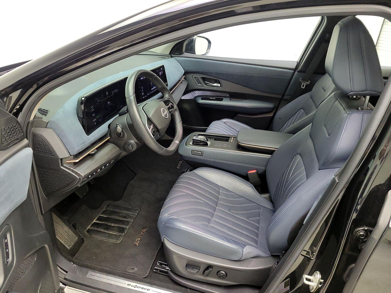 2023 Nissan Ariya Platinum+ - Photo 12