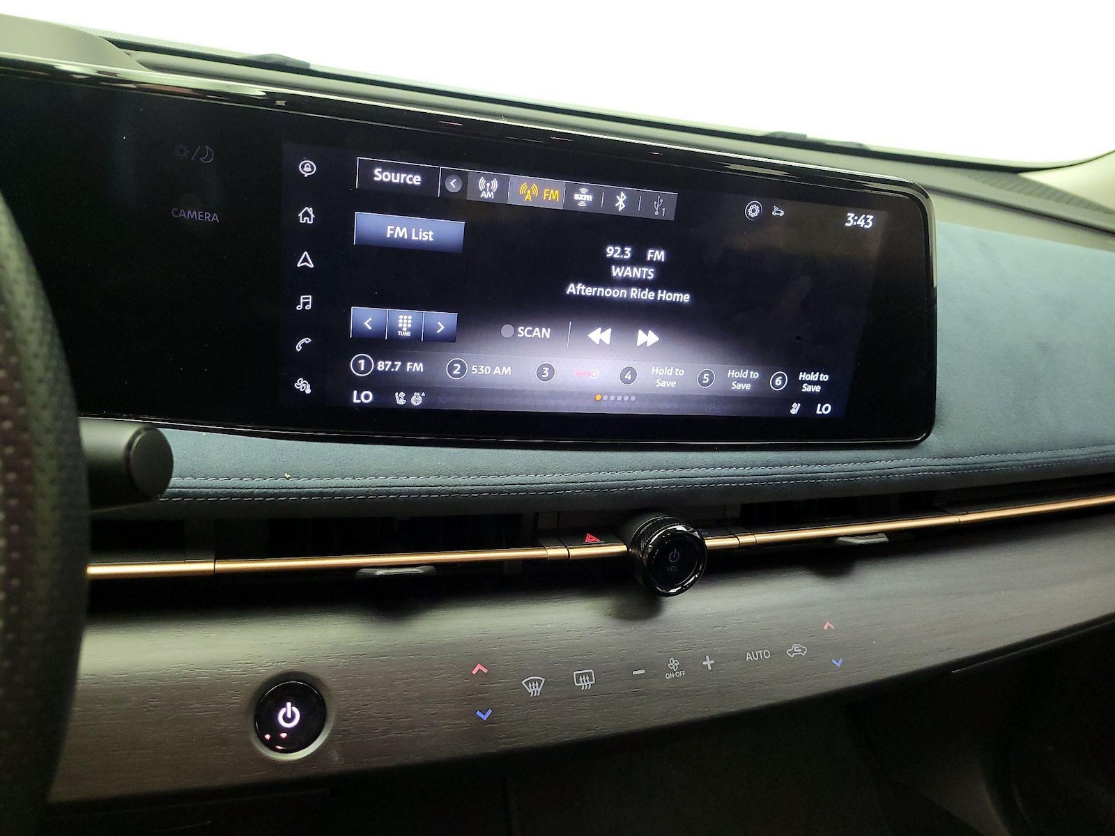 2023 Nissan Ariya Platinum+ - Photo 17