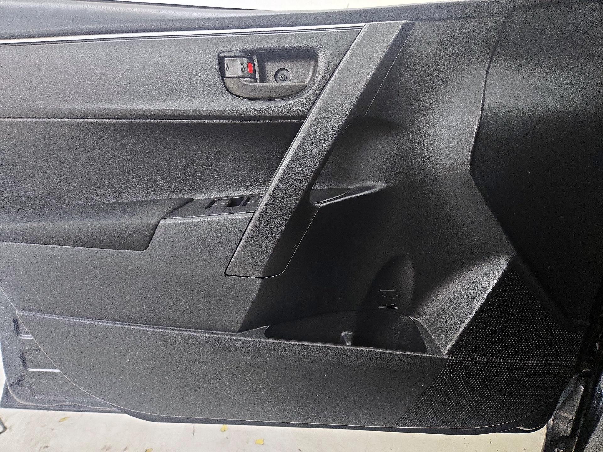 Thumbnail: 2014 Toyota Corolla - 12