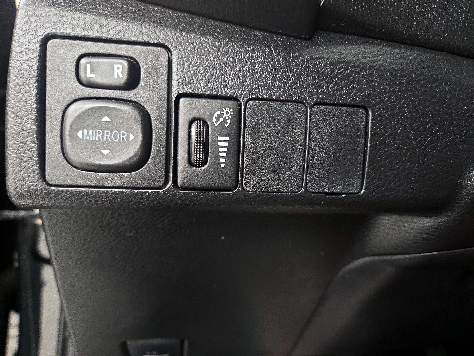 Thumbnail: 2014 Toyota Corolla - 13