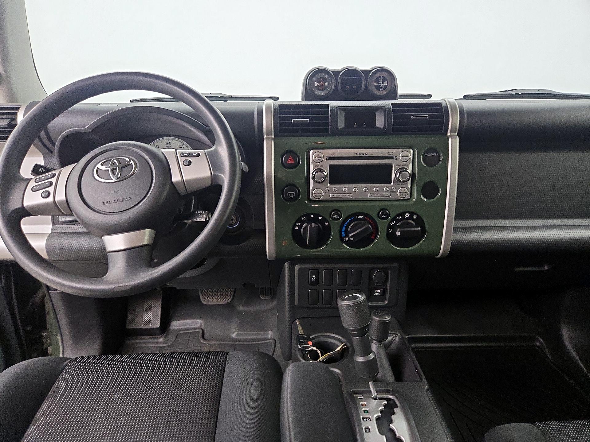 Thumbnail: 2014 Toyota FJ Cruiser - 9