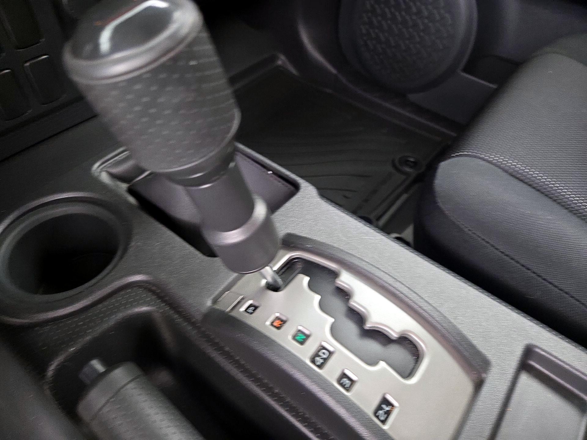Thumbnail: 2014 Toyota FJ Cruiser - 17