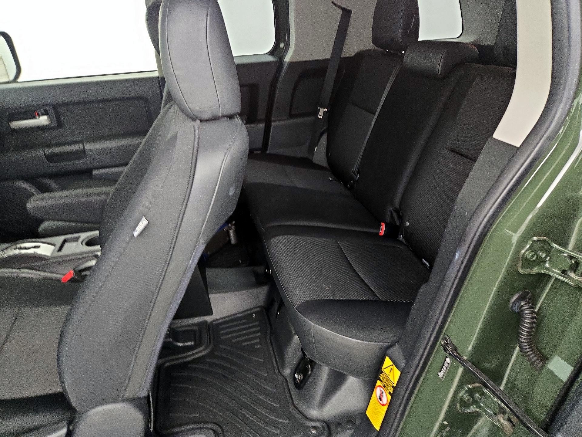 Thumbnail: 2014 Toyota FJ Cruiser - 19