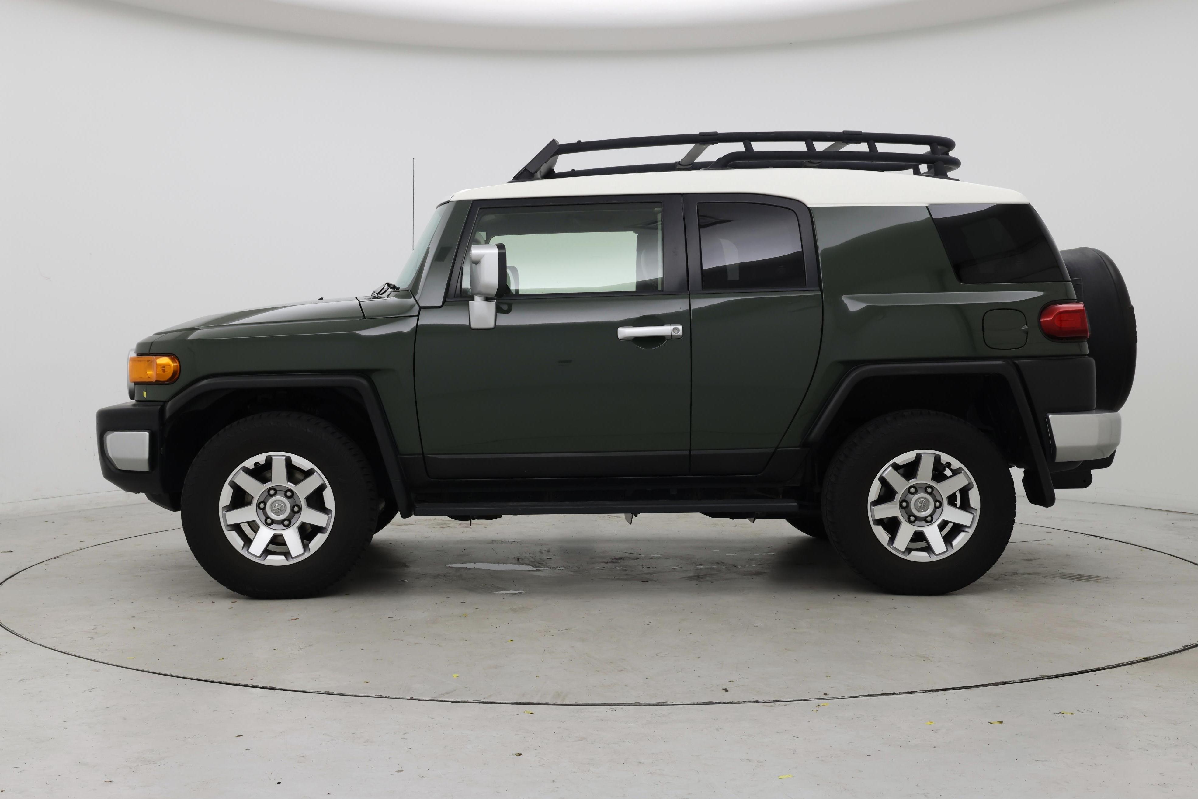 Thumbnail: 2014 Toyota FJ Cruiser - 3