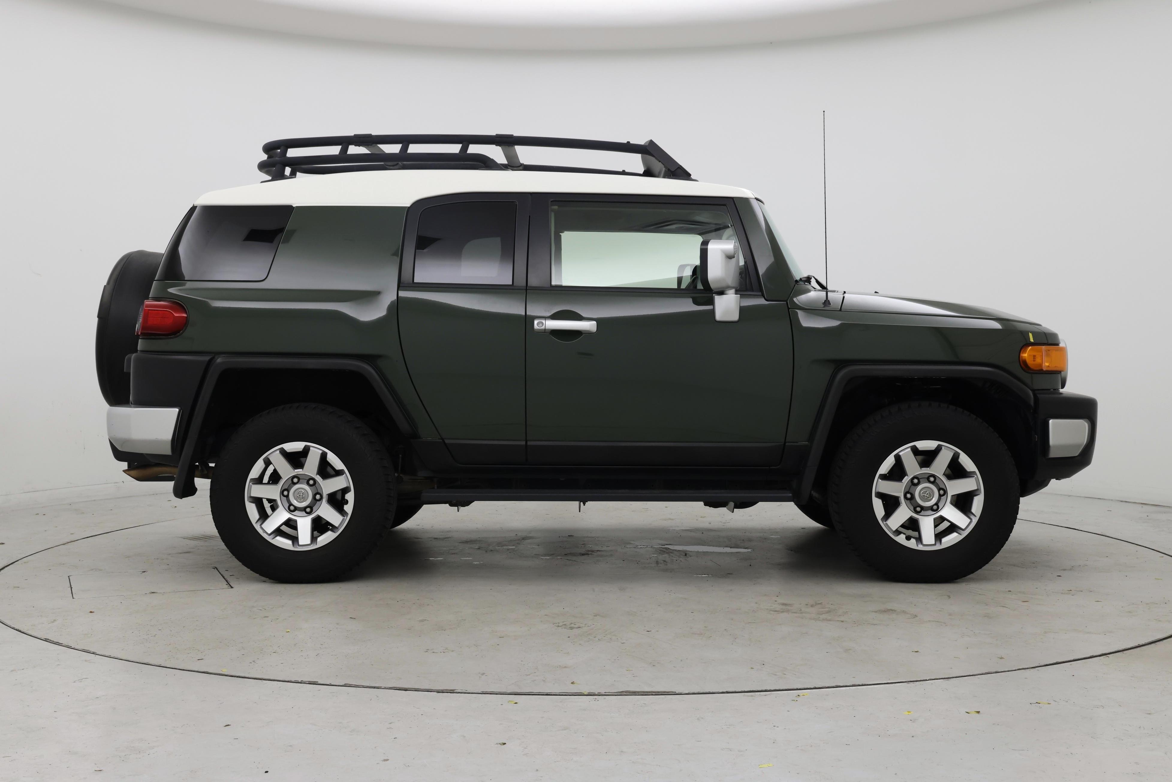 Thumbnail: 2014 Toyota FJ Cruiser - 7