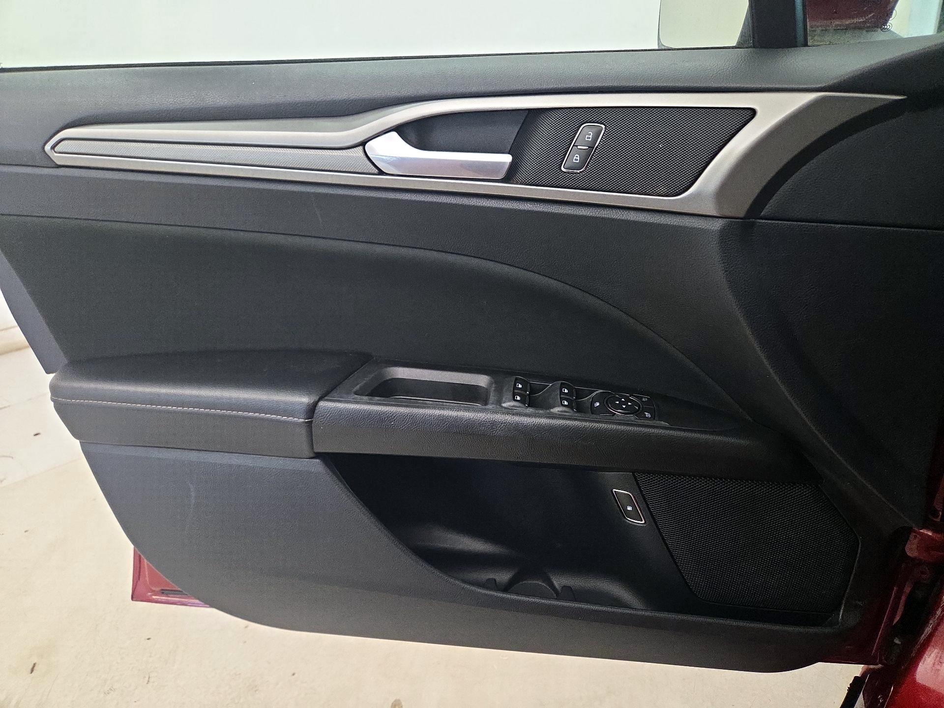 Thumbnail: 2019 Ford Fusion - 12