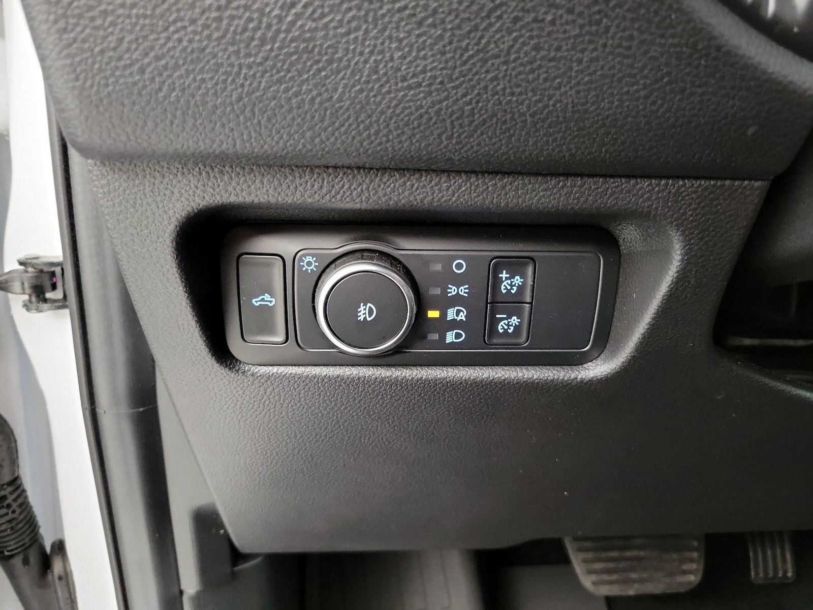 2025 Ford Ranger XLT - Photo 12