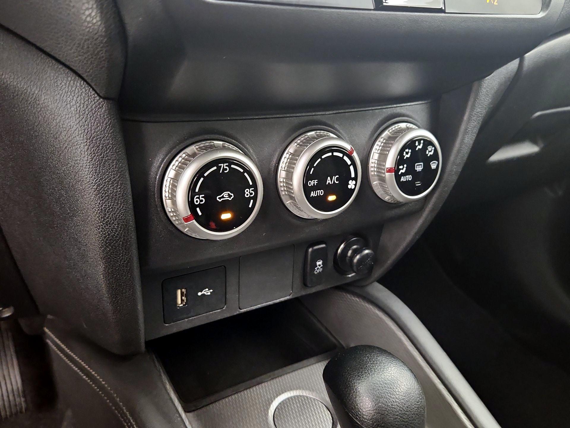 Thumbnail: 2020 Mitsubishi Outlander Sport - 15