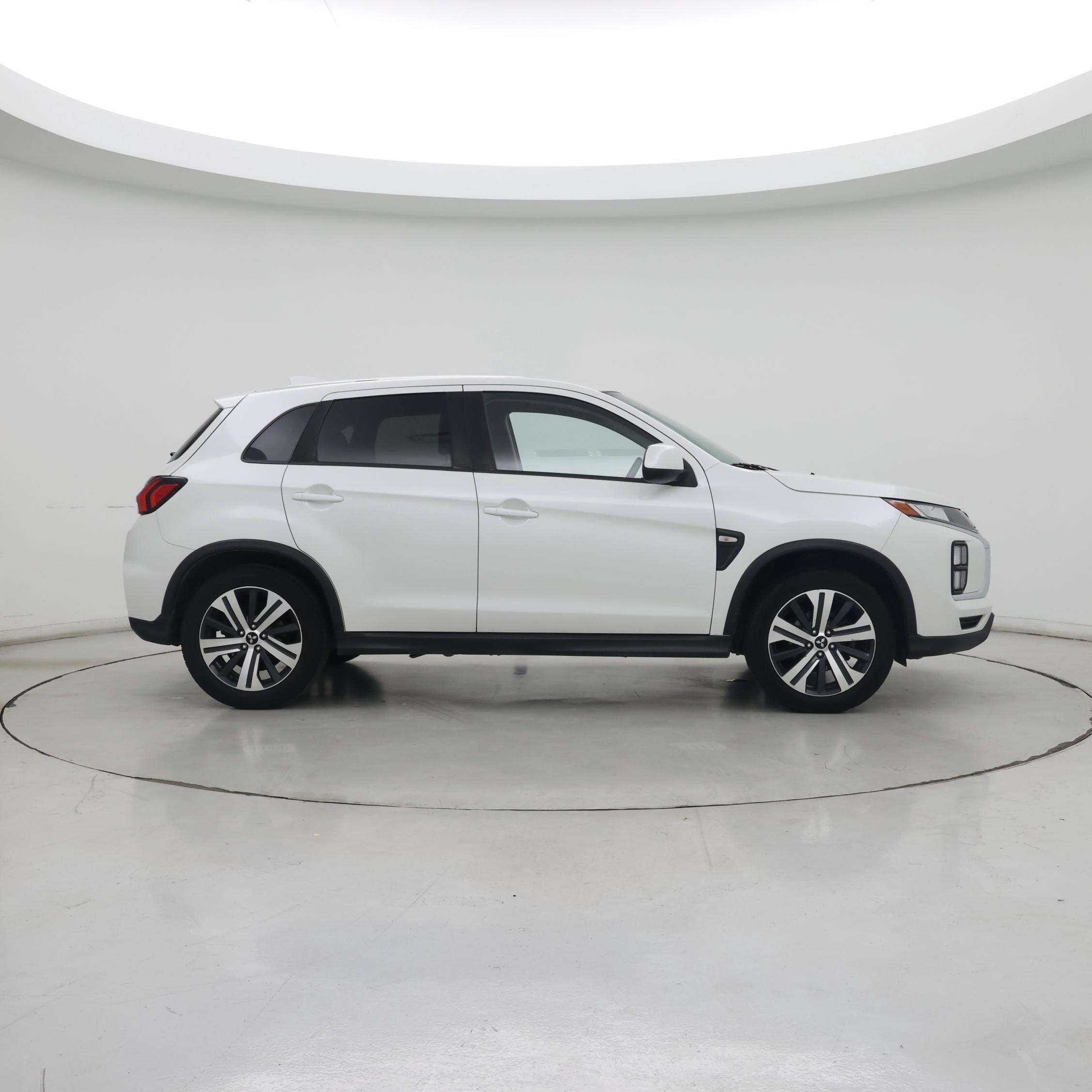 Thumbnail: 2020 Mitsubishi Outlander Sport - 7