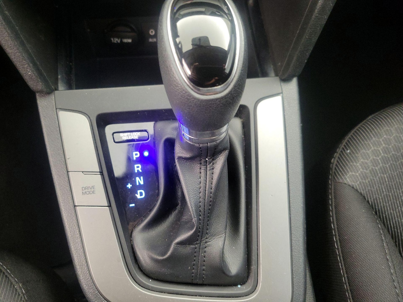 2018 Hyundai Elantra SEL - Photo 18