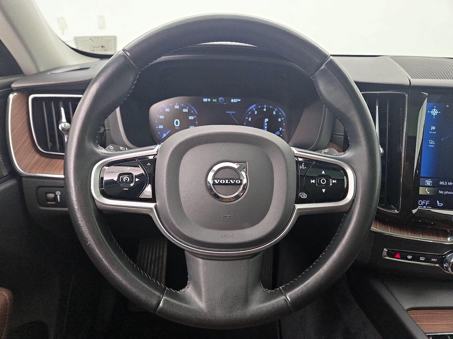 Thumbnail: 2020 Volvo XC60 - 10