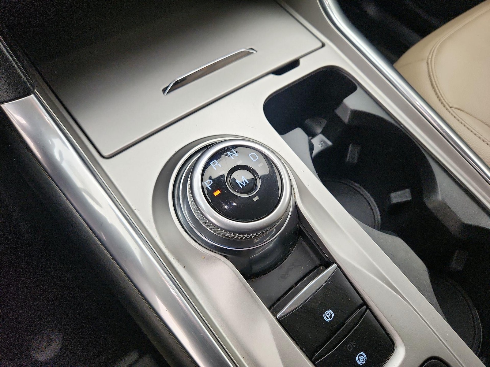 2020 Ford Explorer XLT - Photo 19
