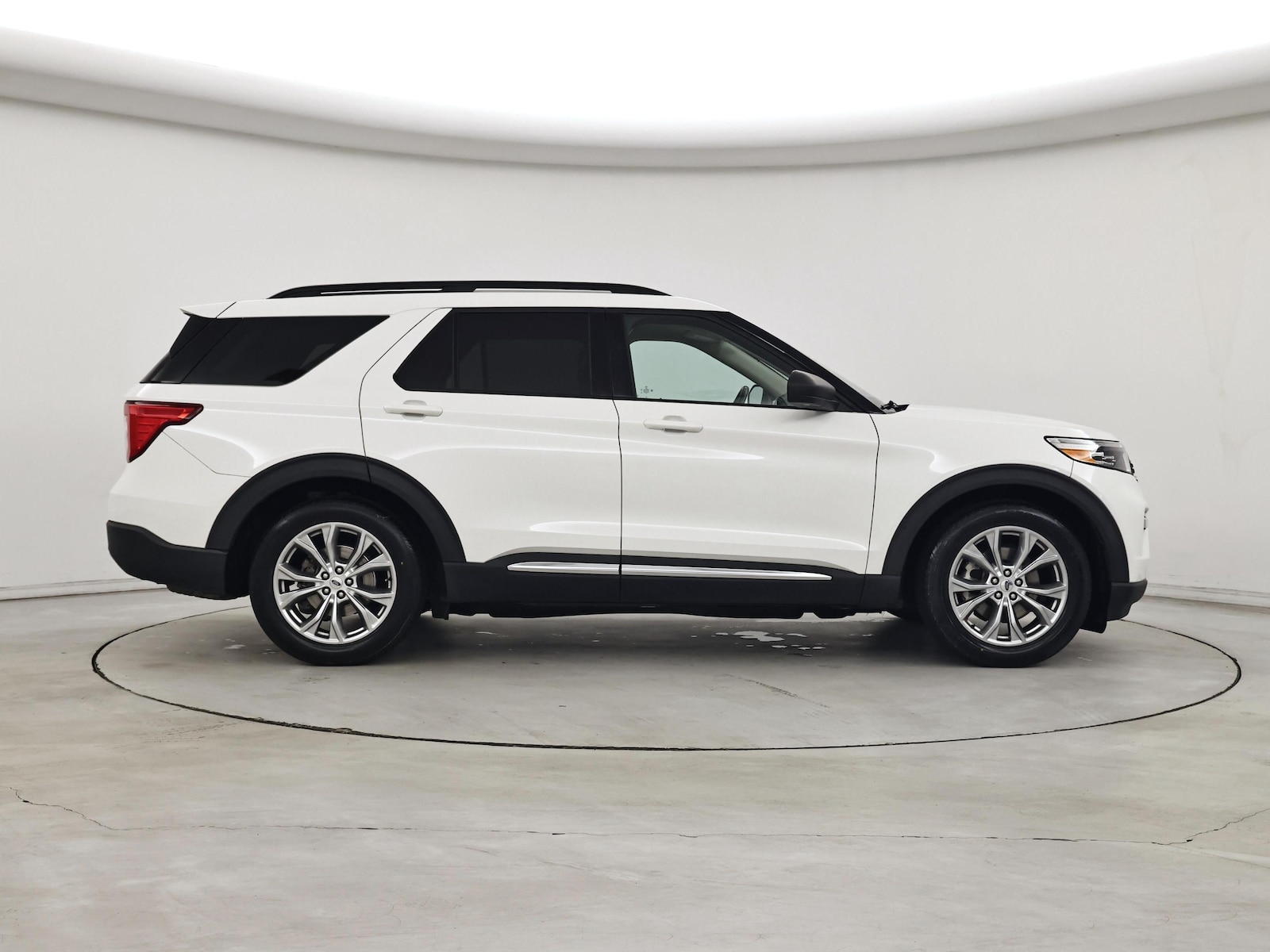 2020 Ford Explorer XLT - Photo 8