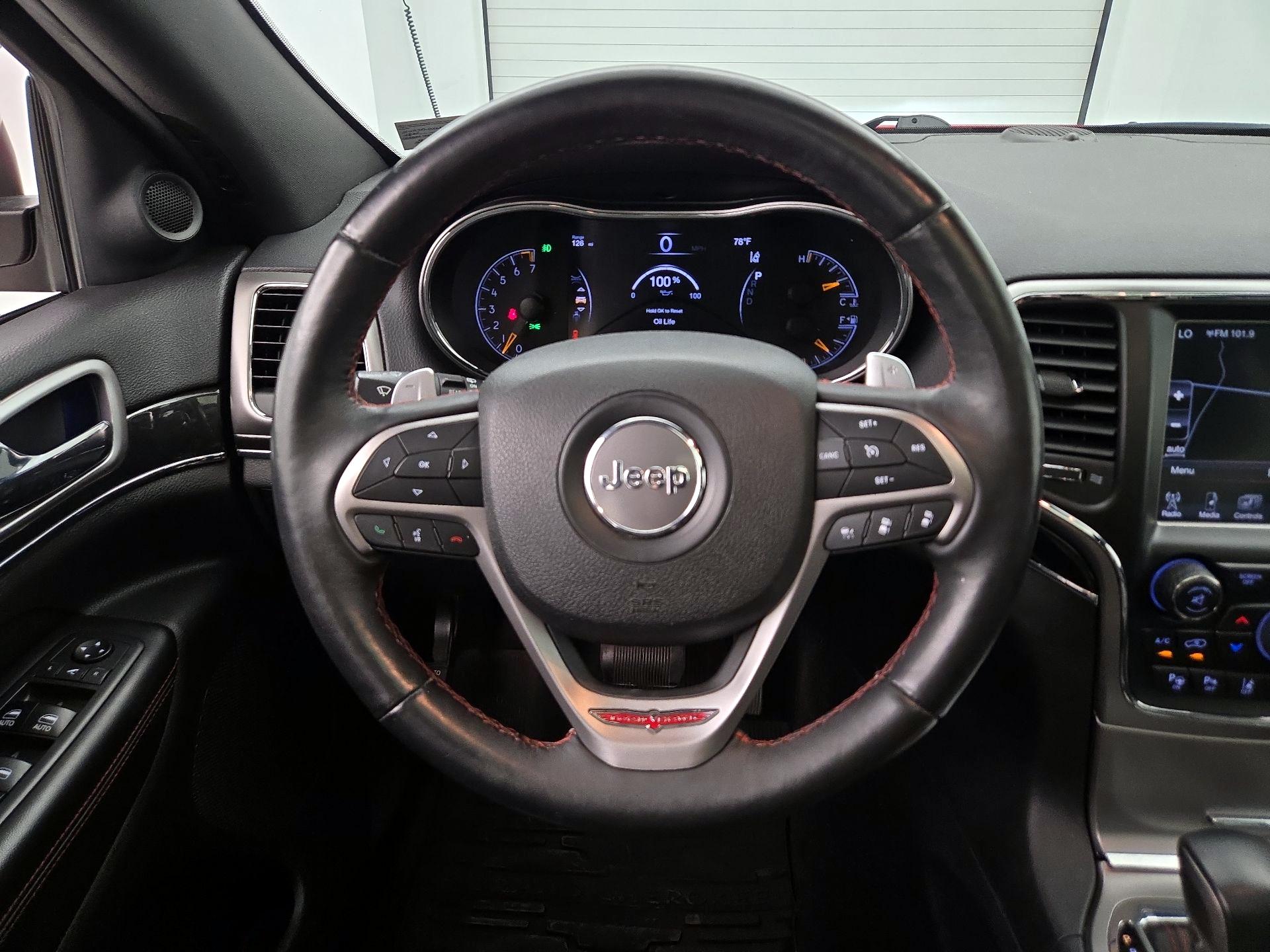 Thumbnail: 2017 Jeep Grand Cherokee - 10