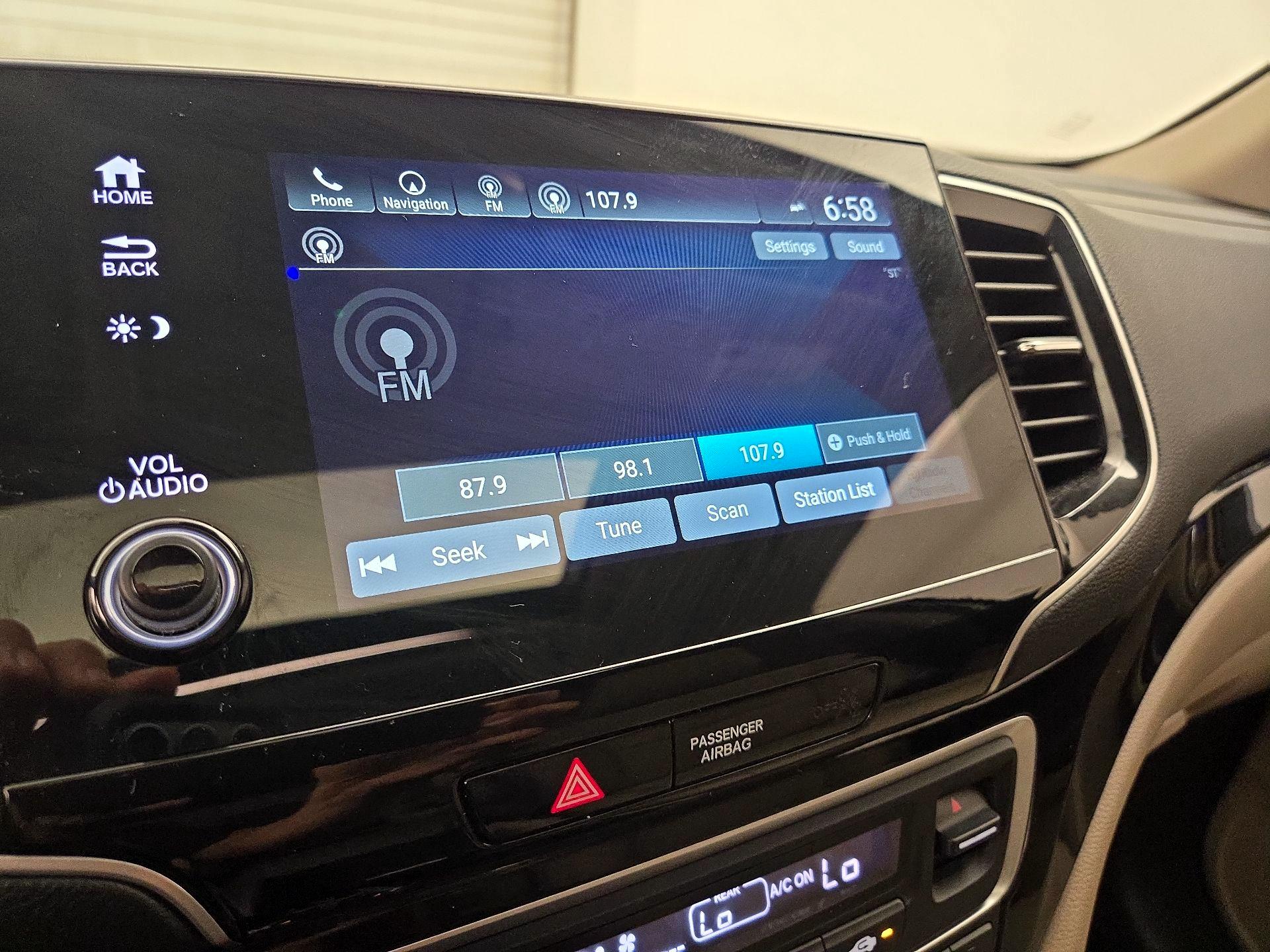 Thumbnail: 2020 Honda Pilot - 16