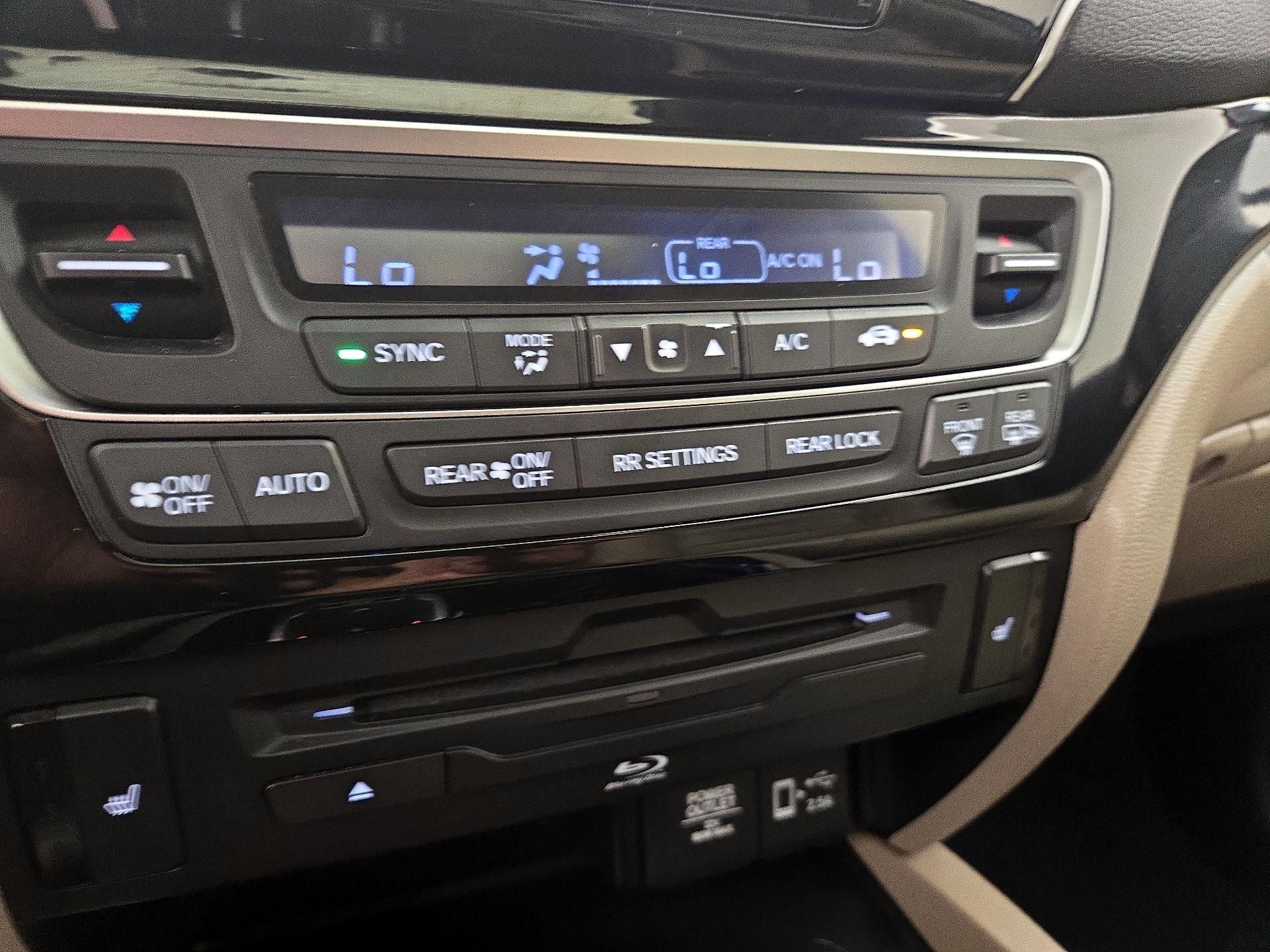 Thumbnail: 2020 Honda Pilot - 17