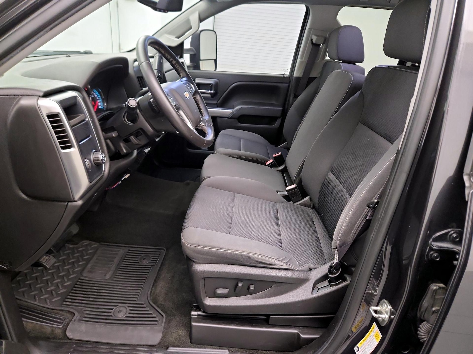 Power Seat(s) & Side Airbags