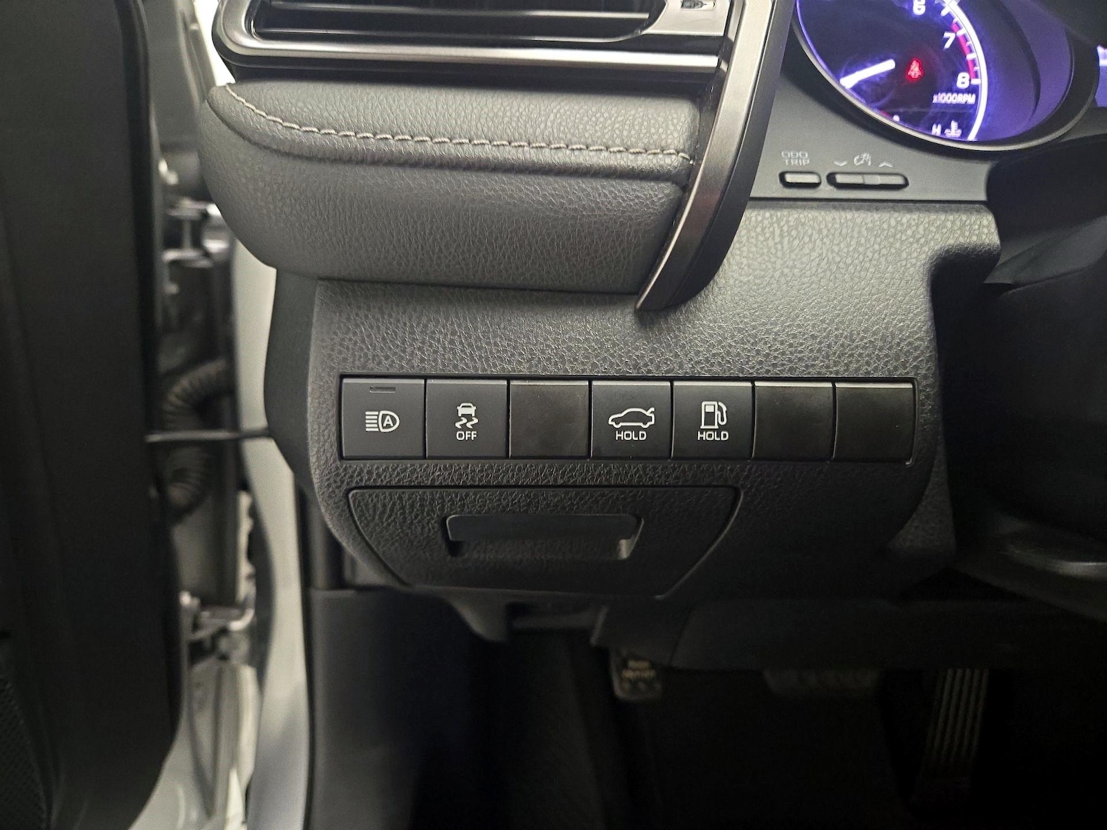 2021 Toyota Camry SE - Photo 12