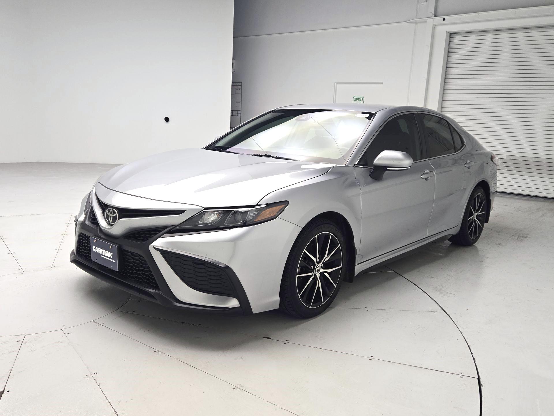 Thumbnail: 2021 Toyota Camry - 3