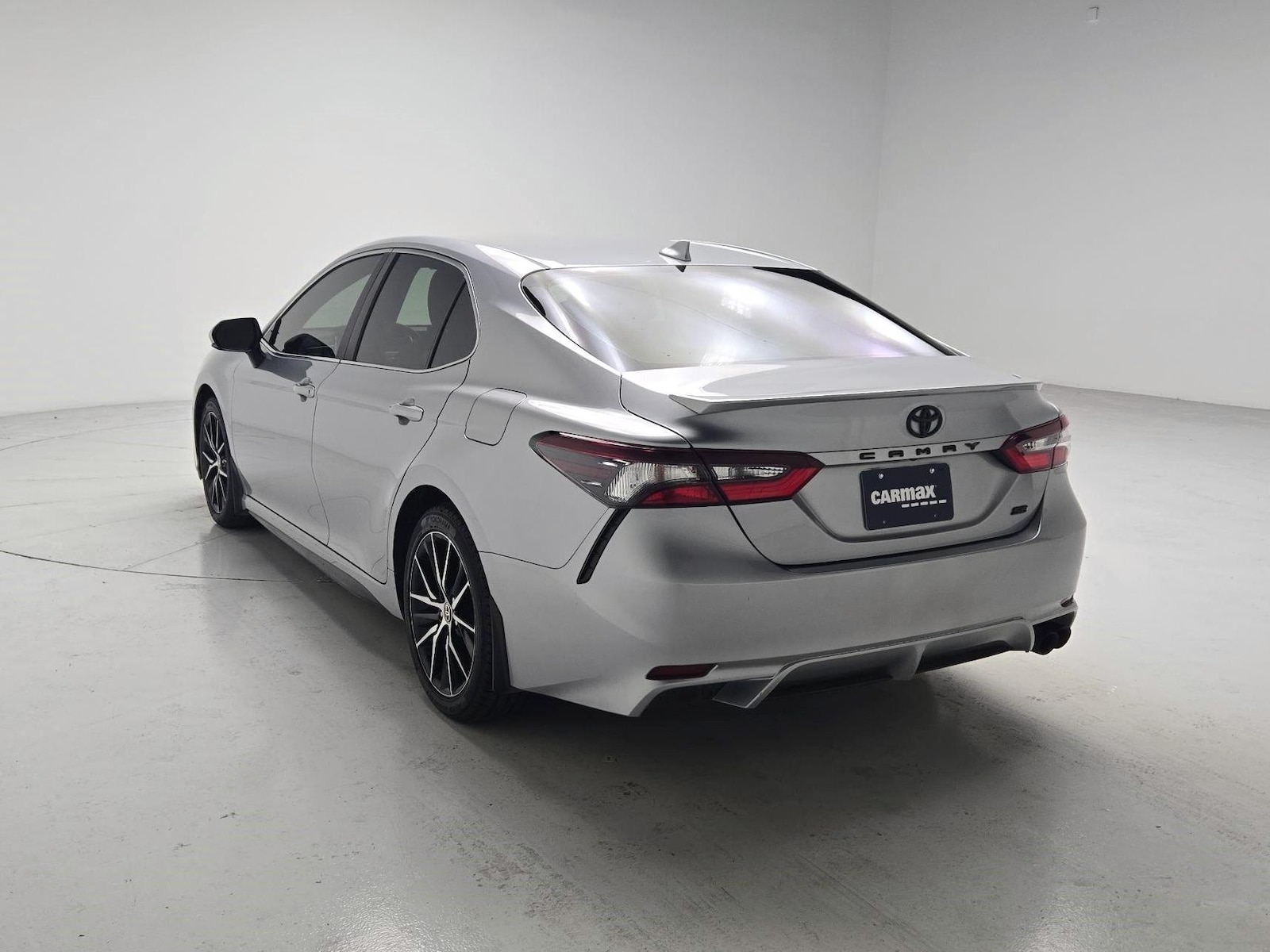 2021 Toyota Camry SE - Photo 7