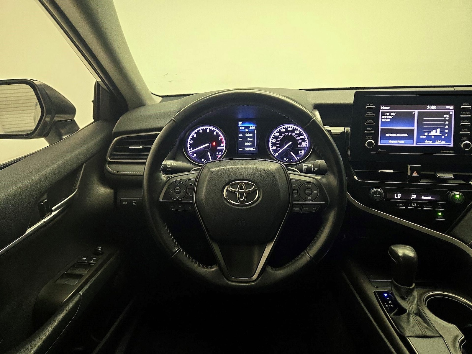 2021 Toyota Camry SE - Photo 9
