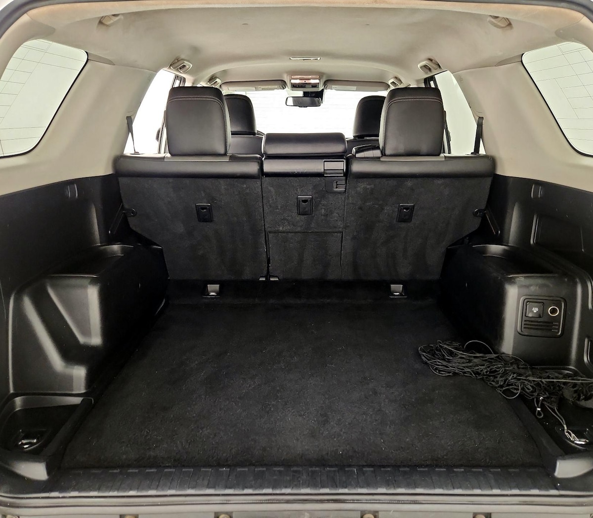 Trunk/Cargo (Seats Up)