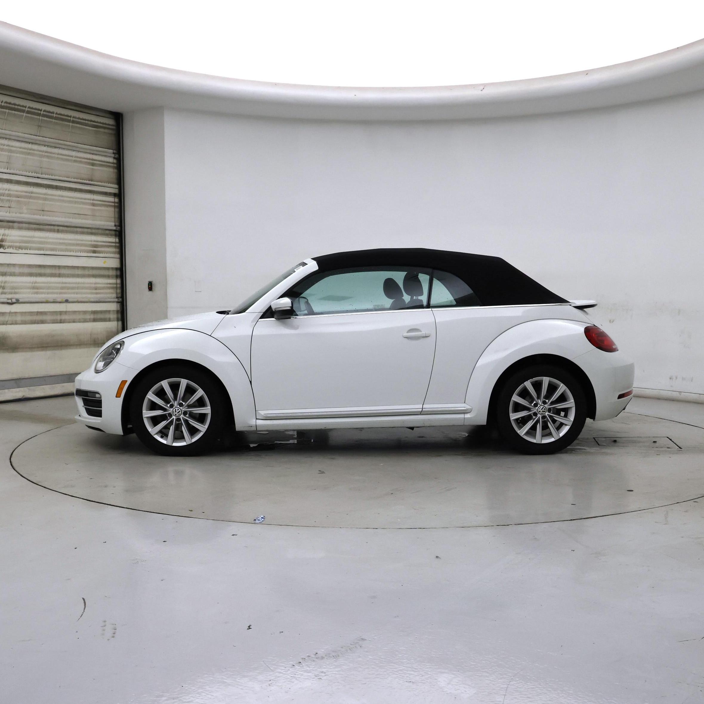 Thumbnail: 2019 Volkswagen Beetle - 3